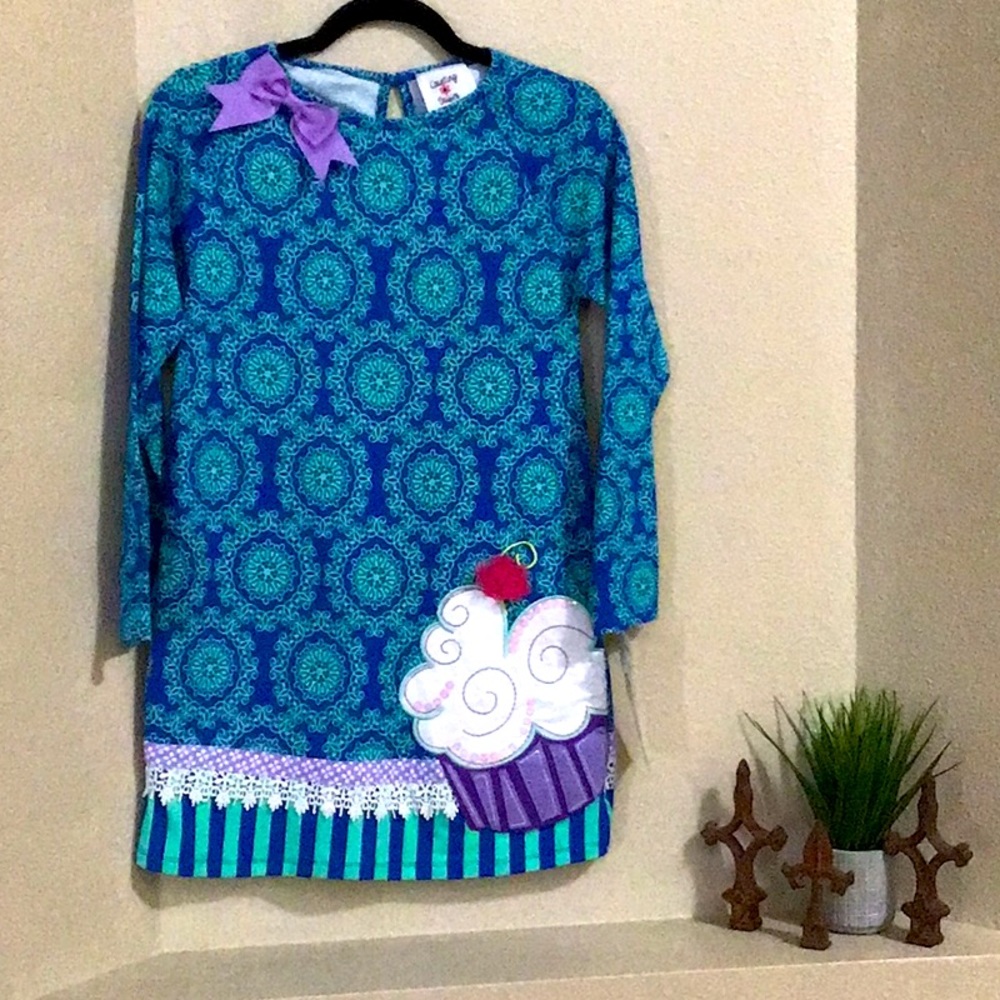 NWT Girls long sleeve dress with cupcake accent (sz12)